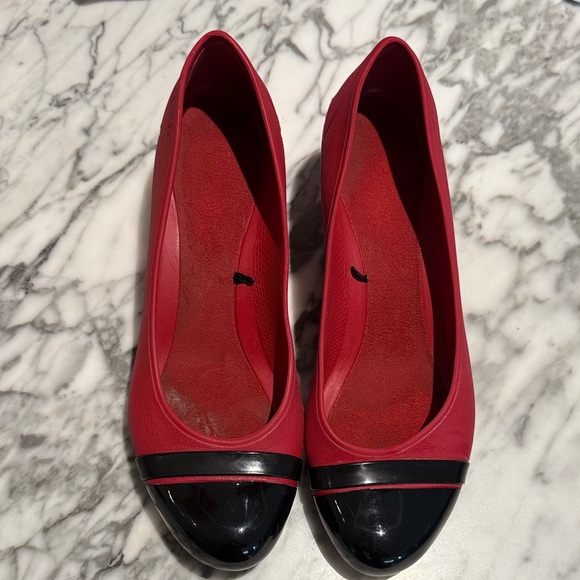 Crocs Red and Black Wedge Shoes Size 9 - Picture 1 of 5